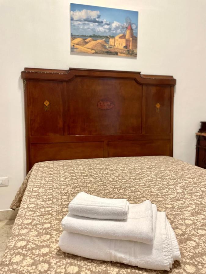 Calici Di Marsala - Via Roma 73 Apartment Bagian luar foto